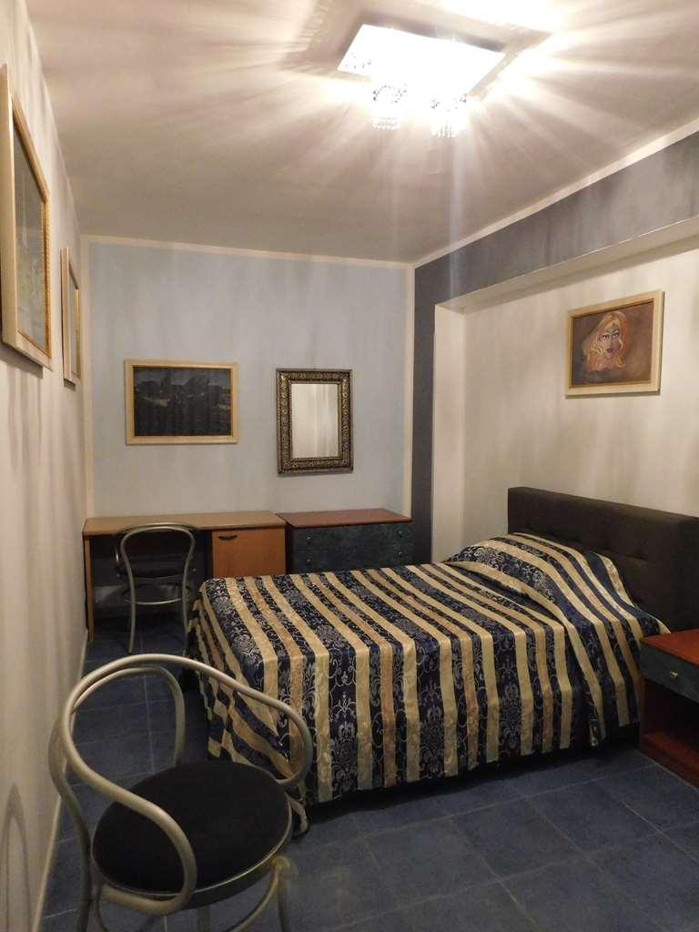 Hotel Blumentag Paola Pokoj fotografie